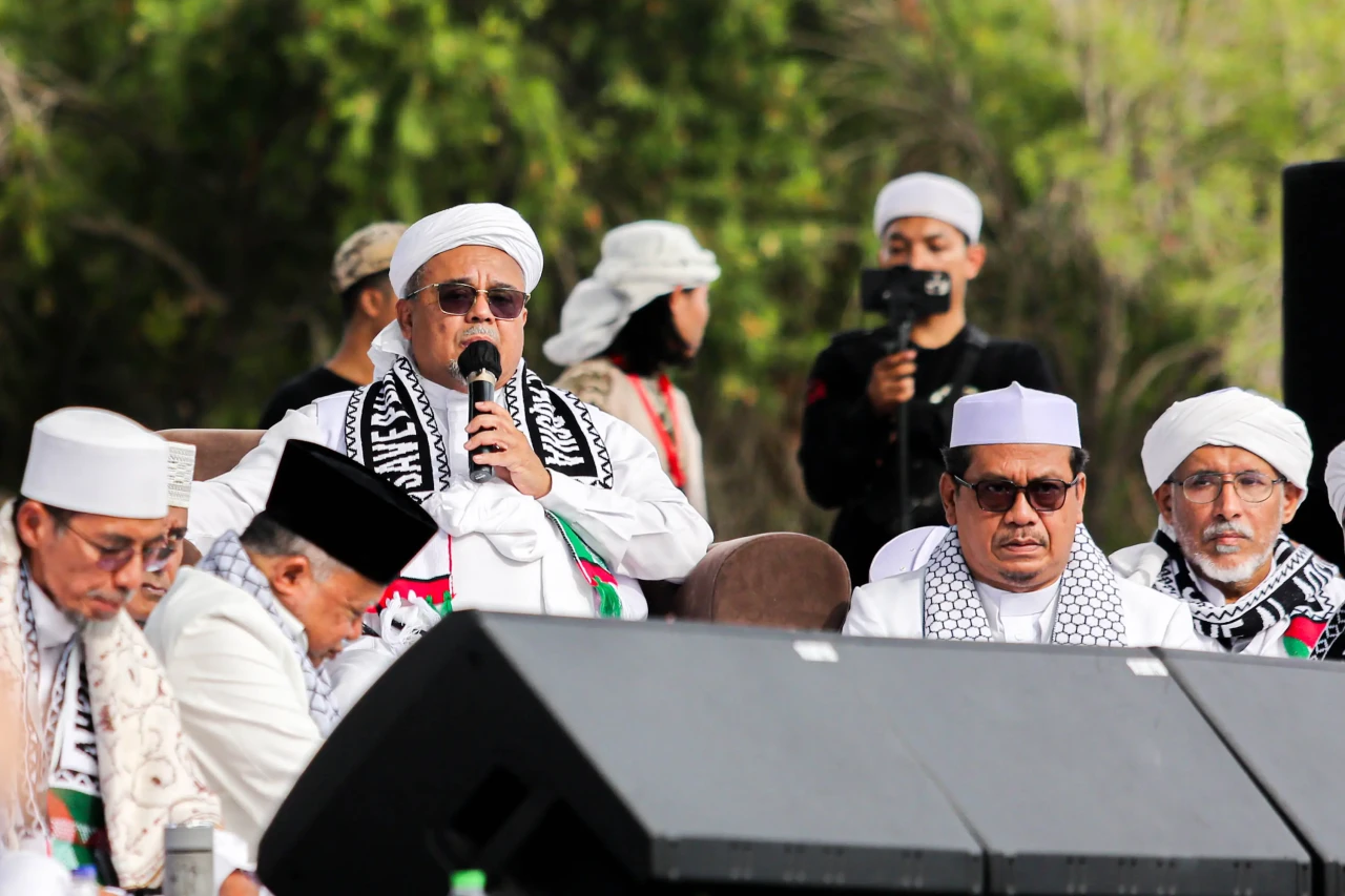 Habib Rizieq Hadiri...