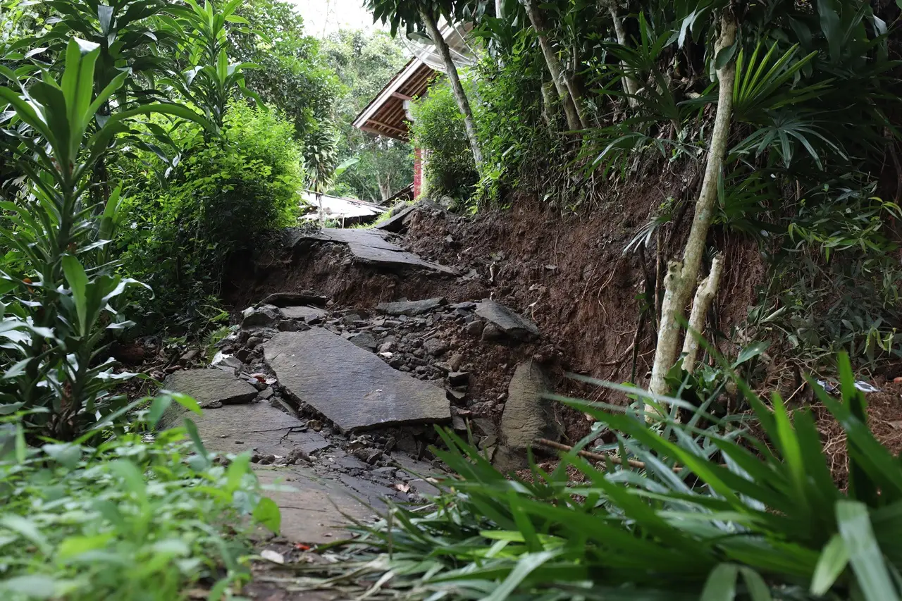 Ratusan Rumah di Cianjur...