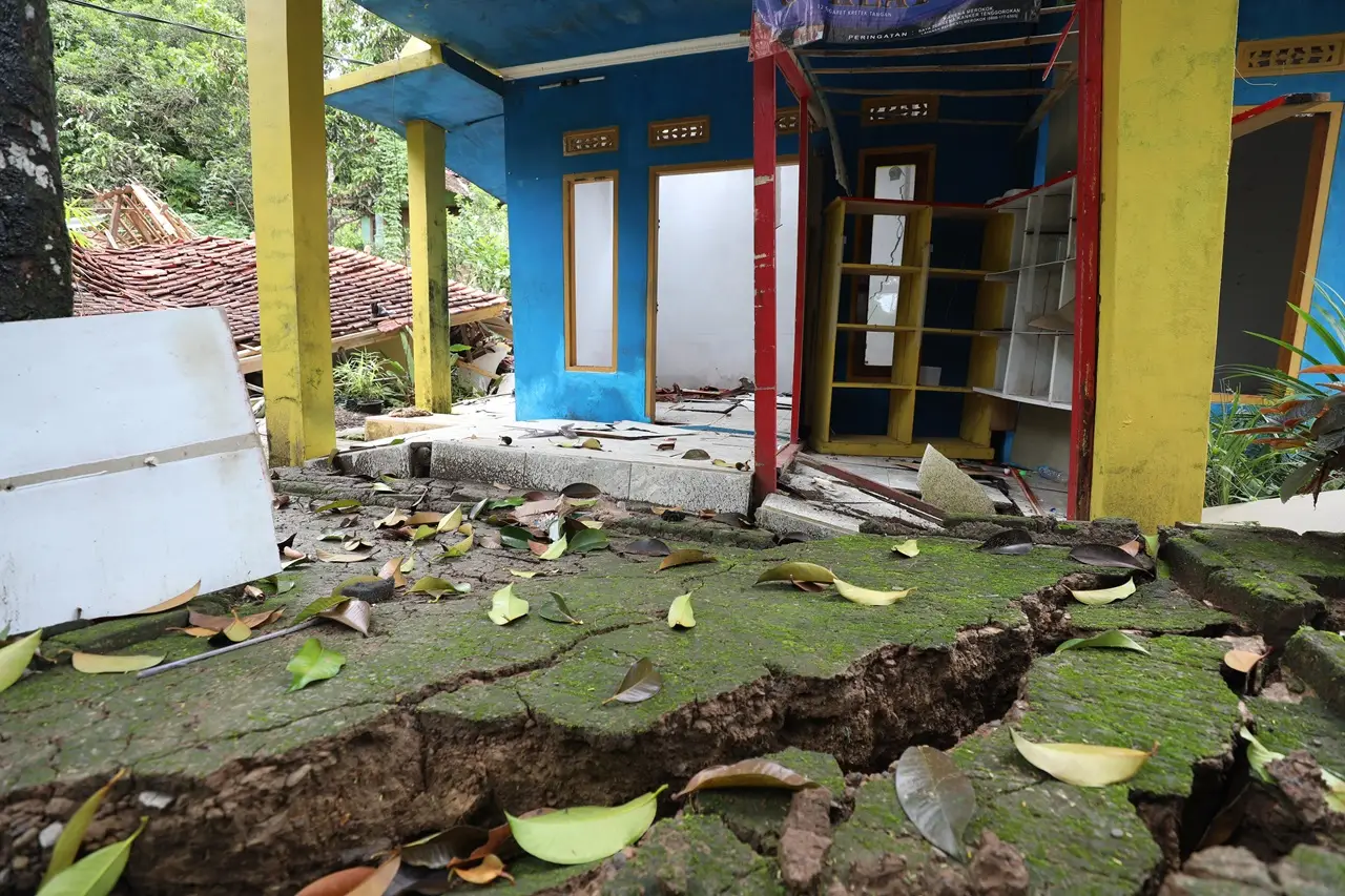 Ratusan Rumah di Cianjur...