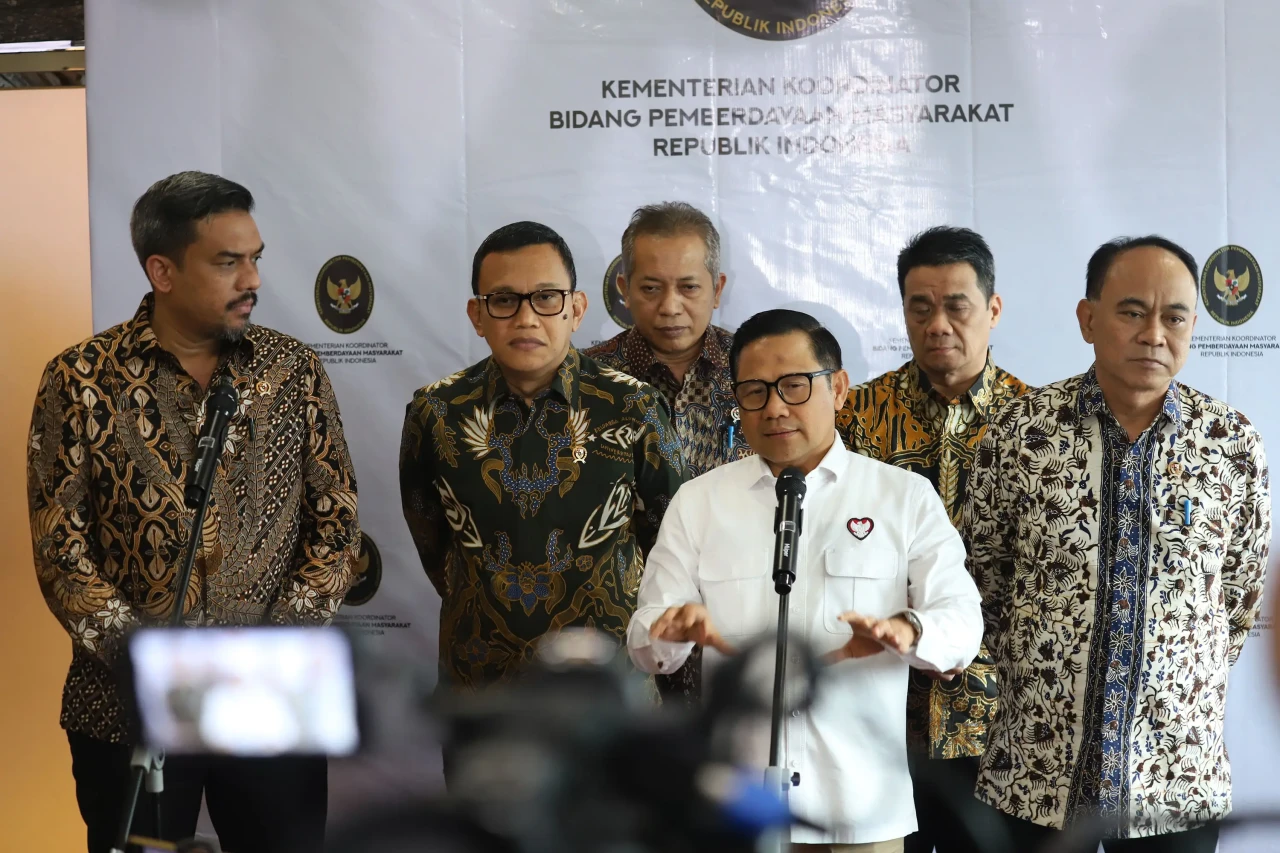 Menko PM Gelar RTM Bahas...