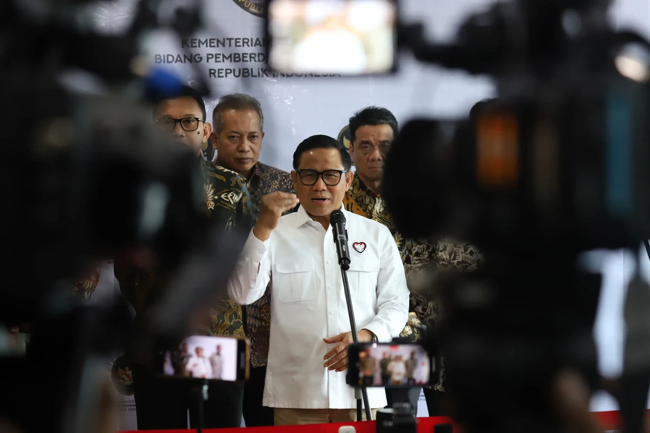 Menko PM Gelar RTM Bahas...