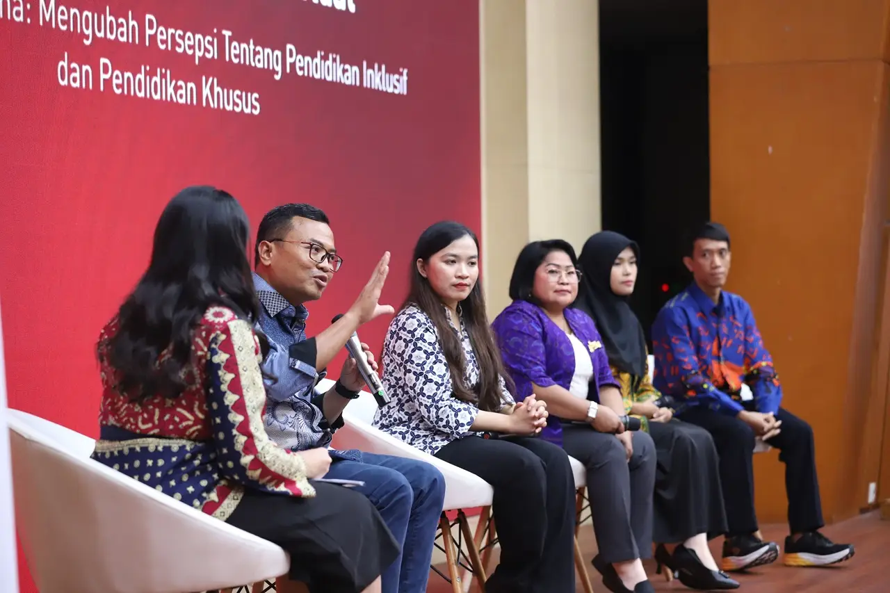 Diskusi Peringatan Hari...
