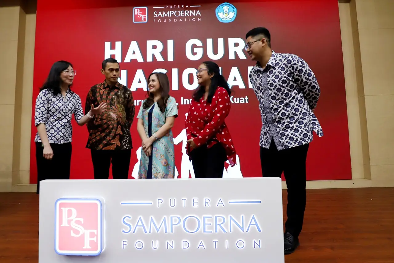 Diskusi Peringatan Hari...