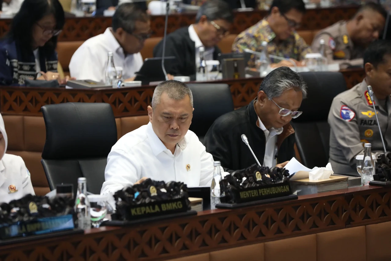 RDP Komisi V dengan...