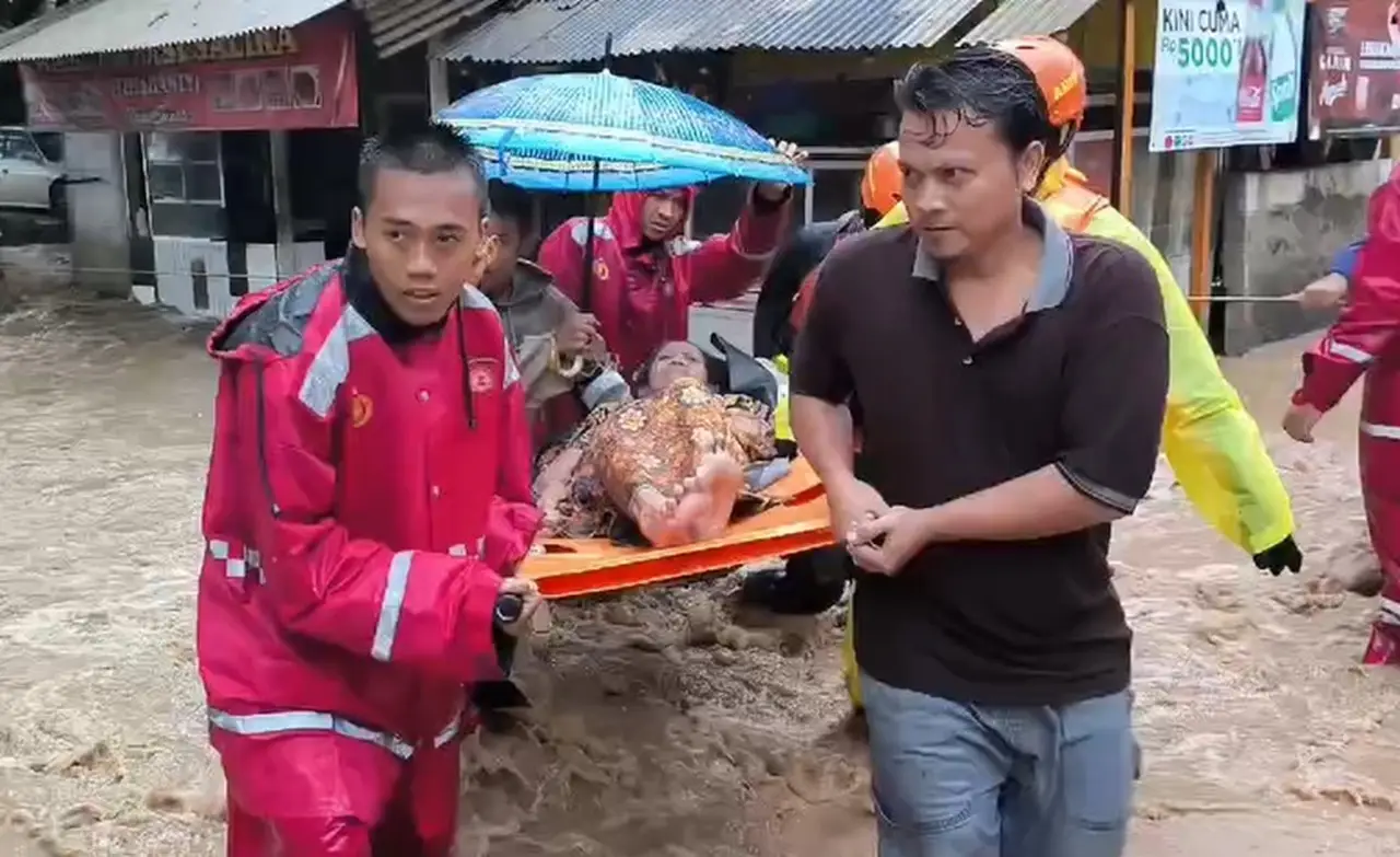 Banjir Bandang Terjang...