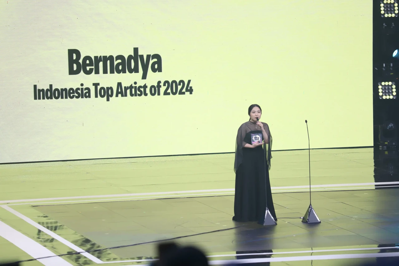 Bernadya Borong Penghargaan...