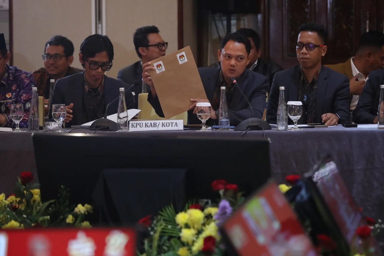 Rekapitulasi Suara Calon...