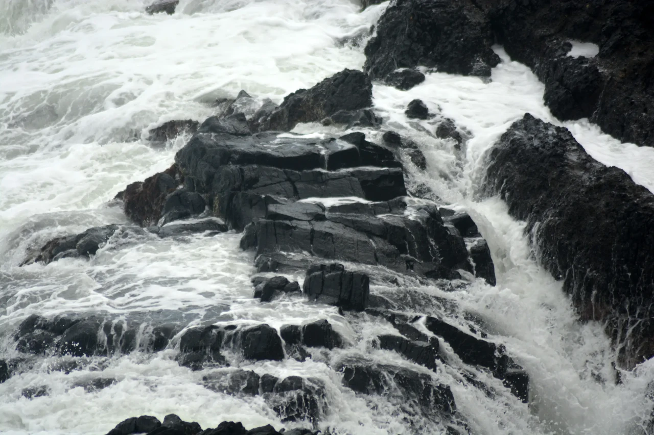 Menjelajahi Situs Geopark...