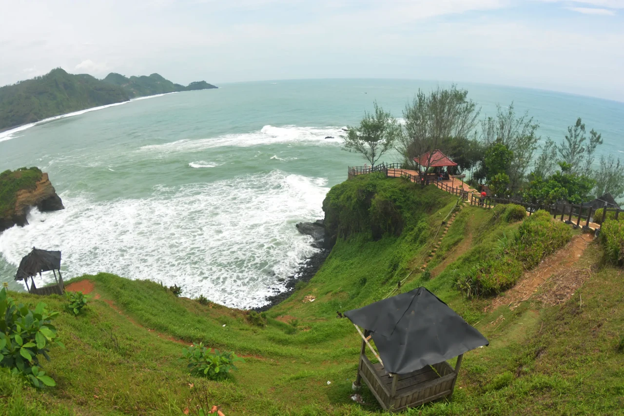 Menjelajahi Situs Geopark...