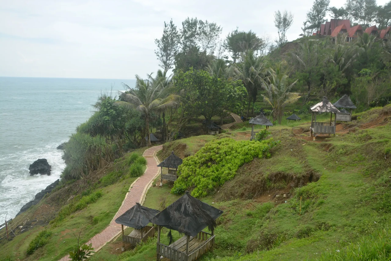 Menjelajahi Situs Geopark...