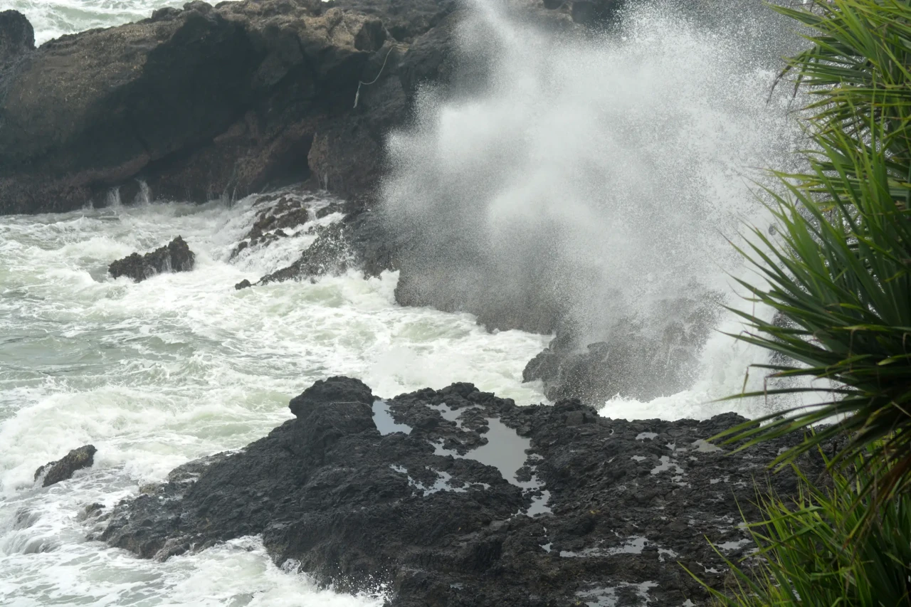 Menjelajahi Situs Geopark...