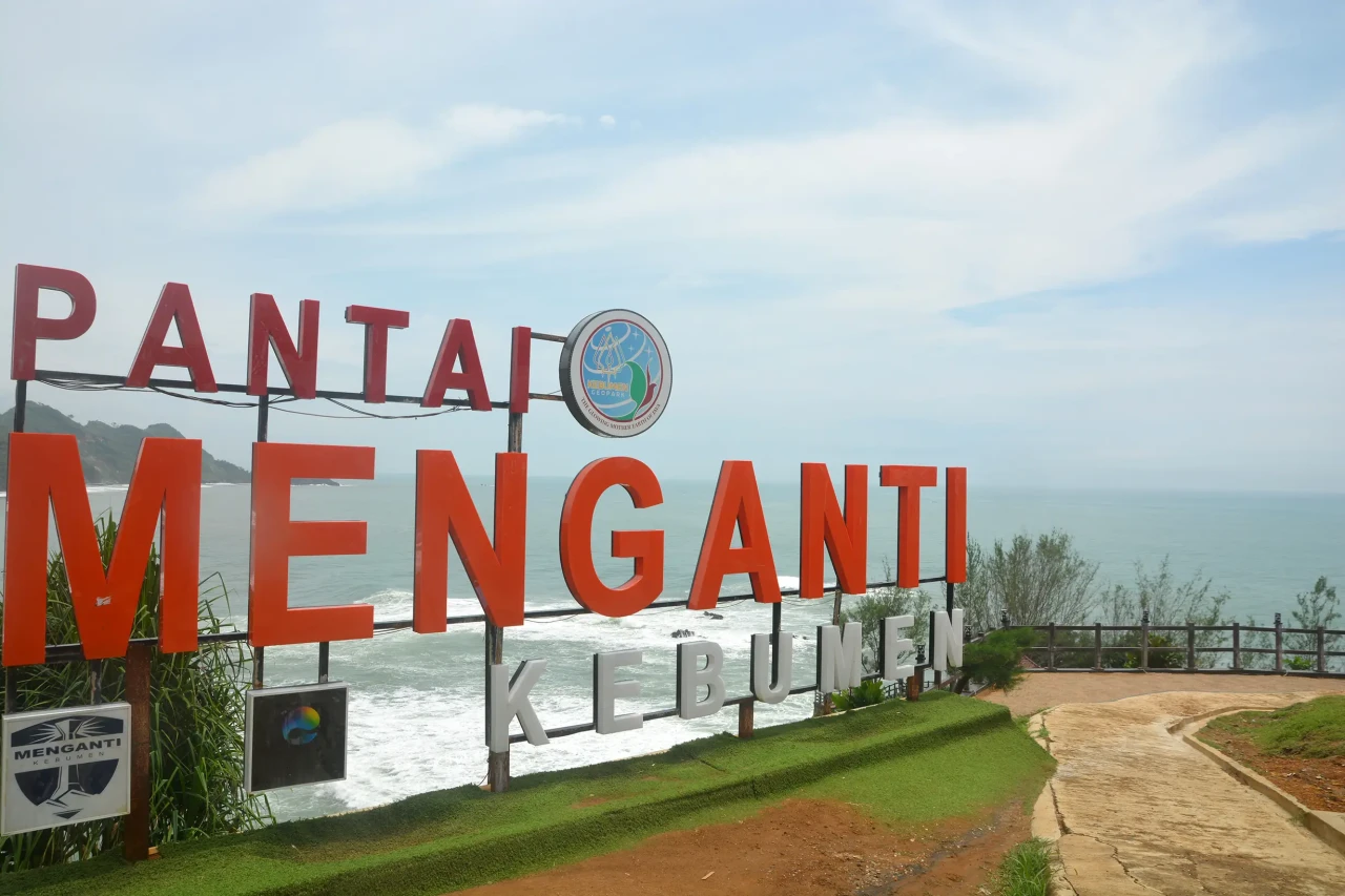 Menjelajahi Situs Geopark...