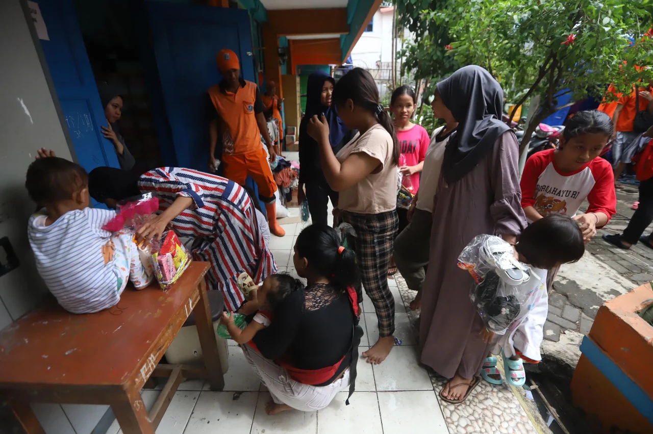 Potret Pengungsian Korban...