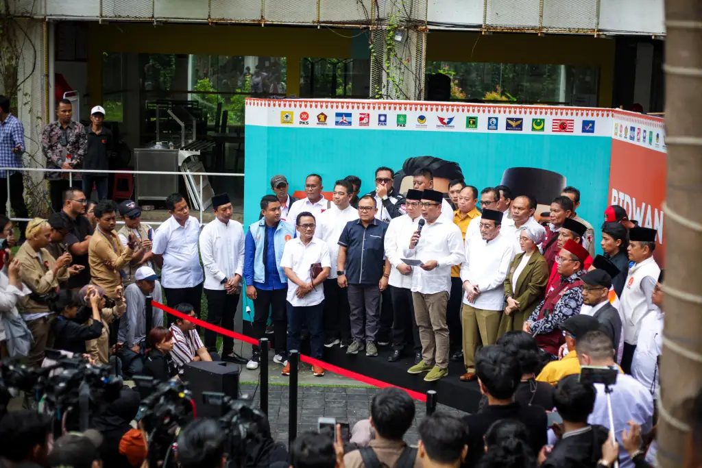 Ridwan Kamil Legawa...