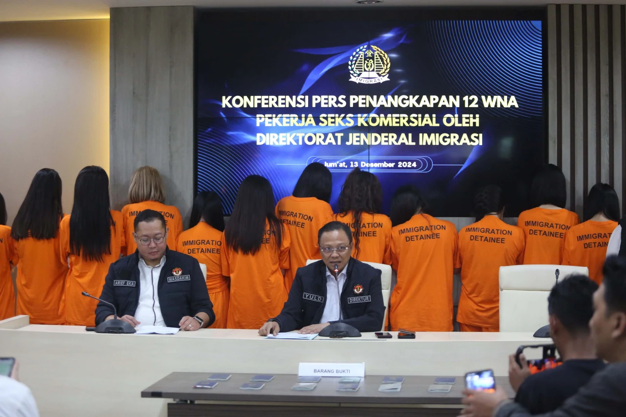 Ditjen Imigrasi Amankan...