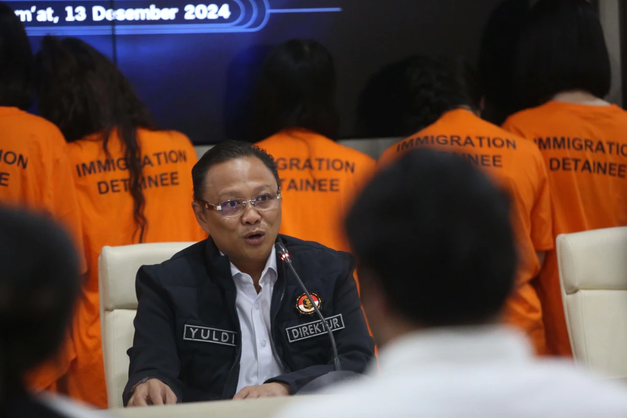 Ditjen Imigrasi Amankan...