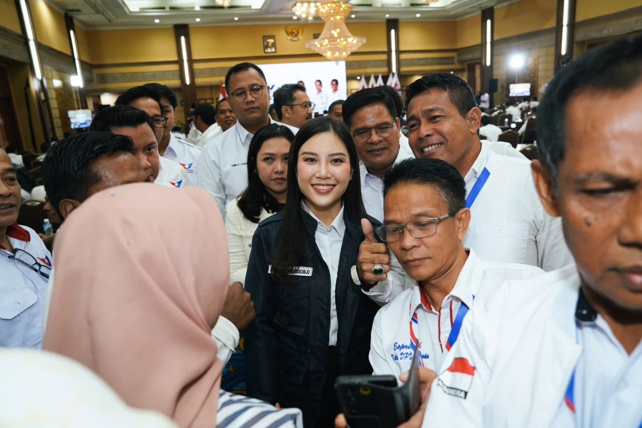 Angela Tanoesoedibjo...