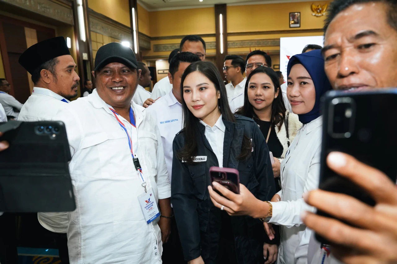 Angela Tanoesoedibjo...