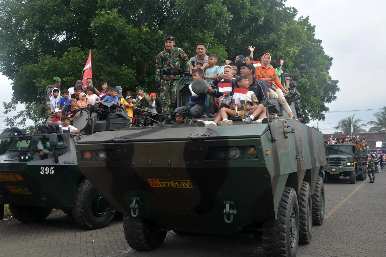 Kemeriahan Peringatan...