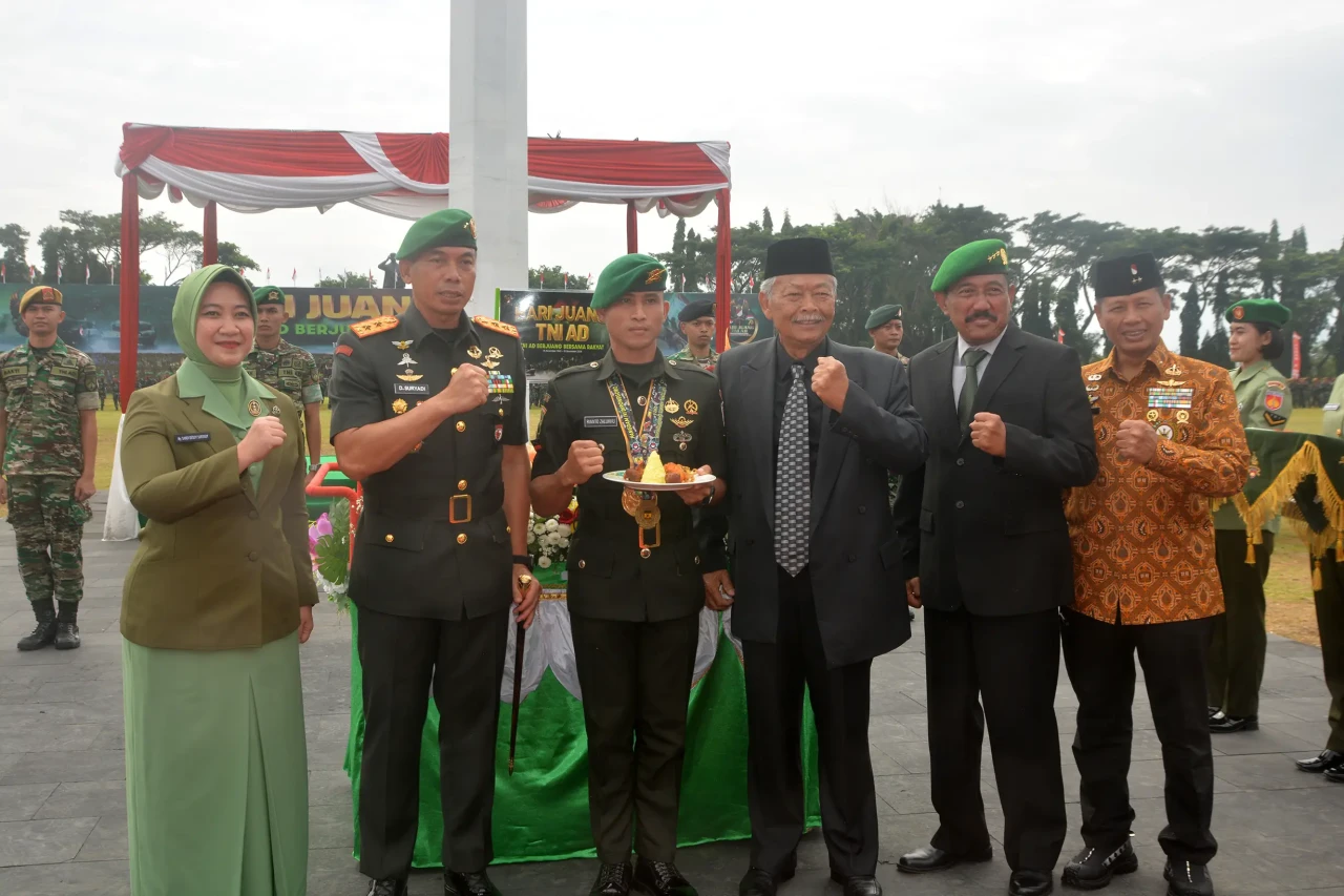 Kemeriahan Peringatan...