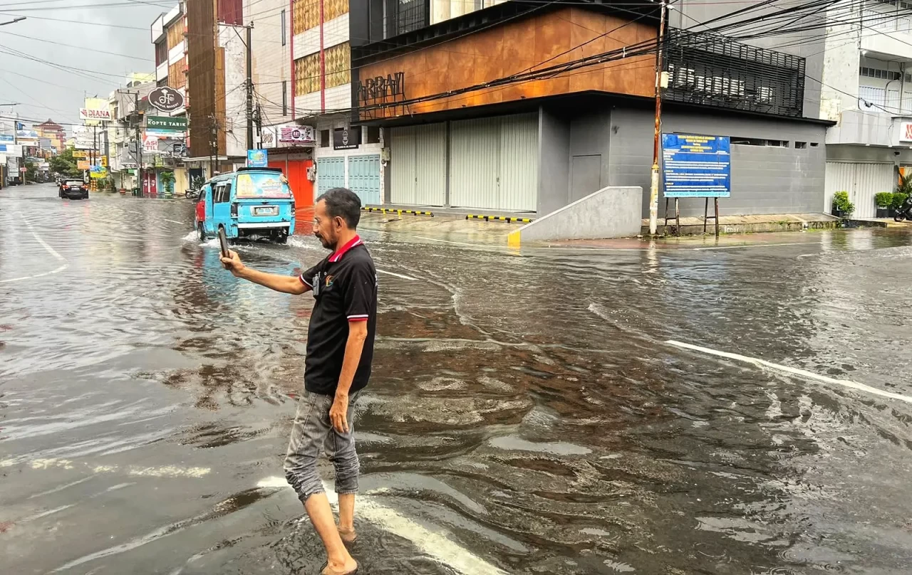 Makassar Diterjang Banjir