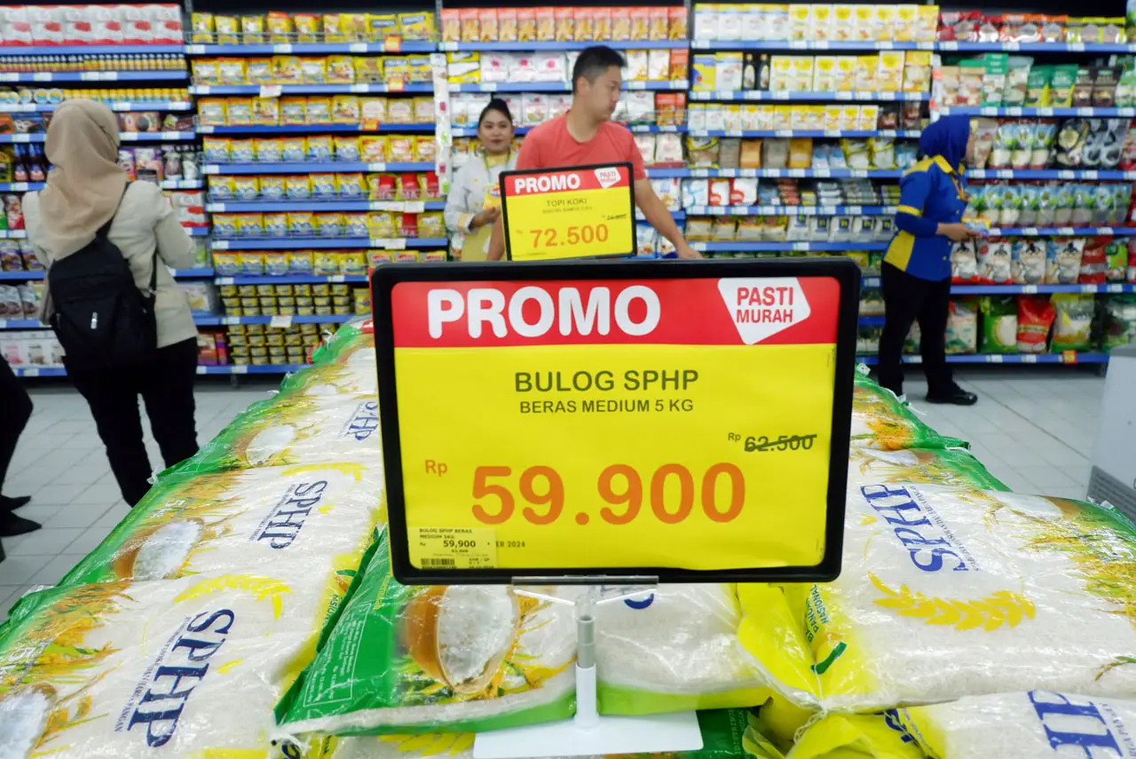 Hypermart Resmikan Gerai...