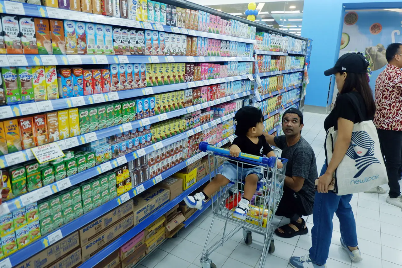 Hypermart Resmikan Gerai...