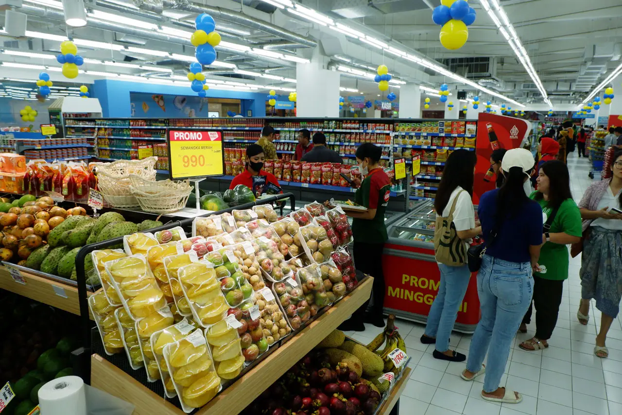 Hypermart Resmikan Gerai...