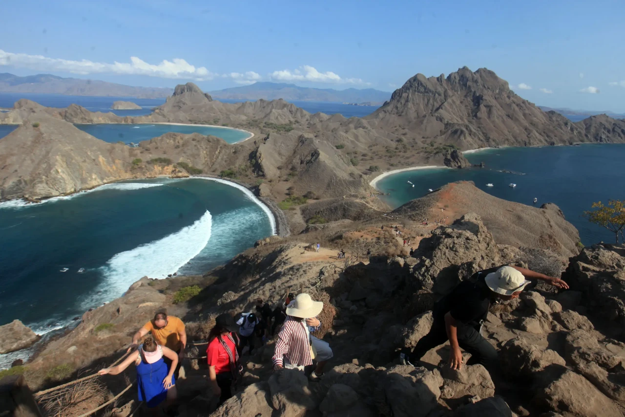 Jejak Keindahan Pulau...