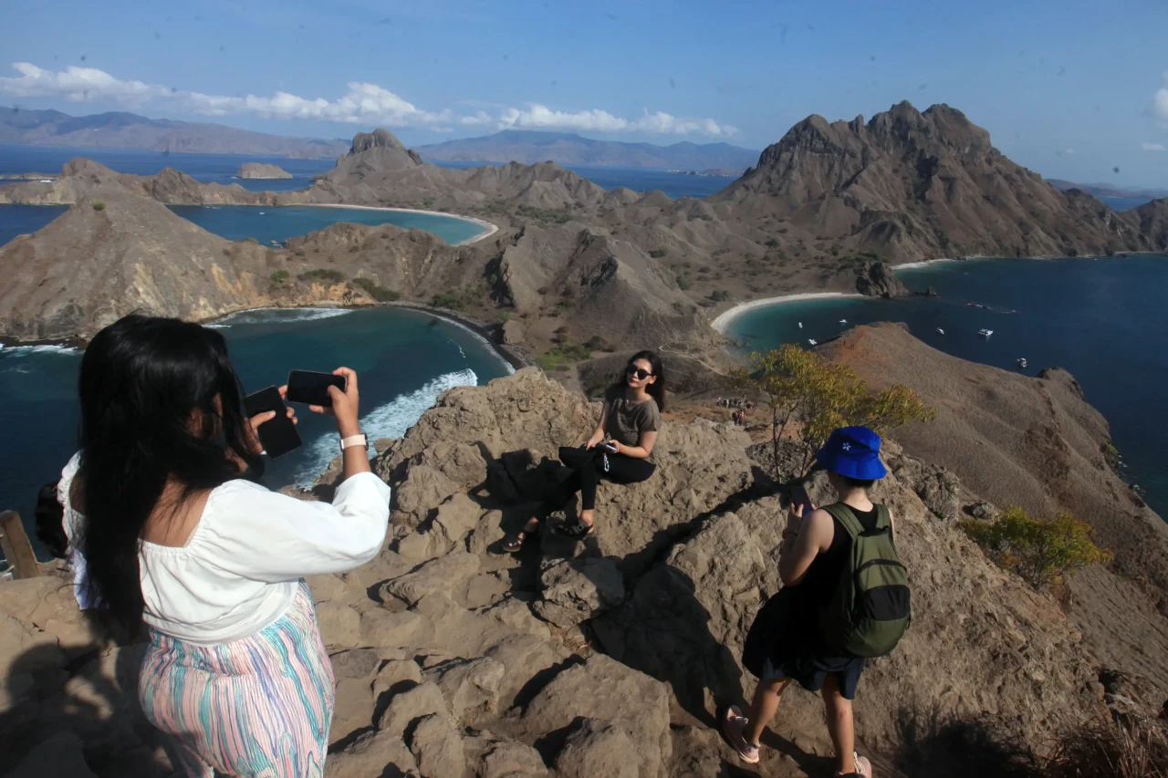 Jejak Keindahan Pulau...