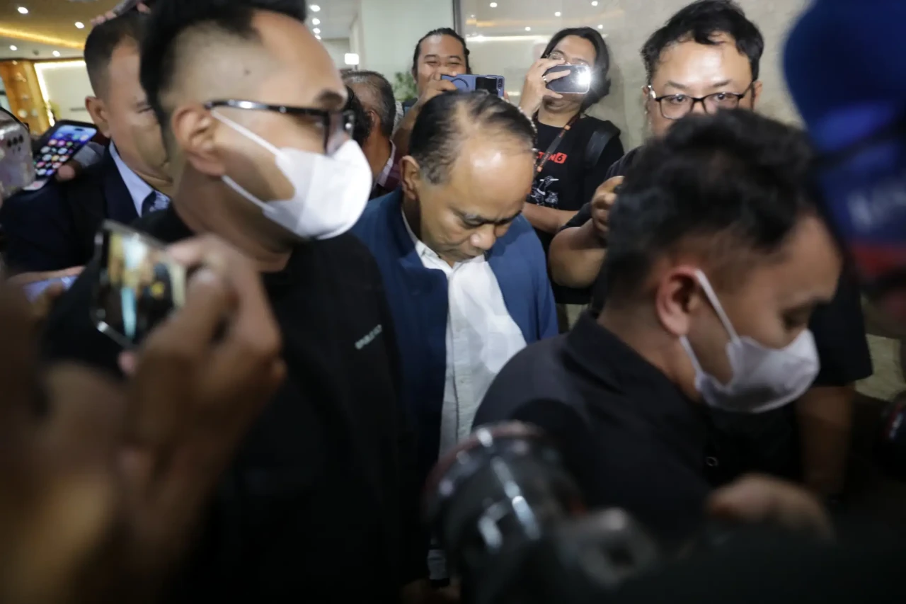 Menteri Koperasi Budi...