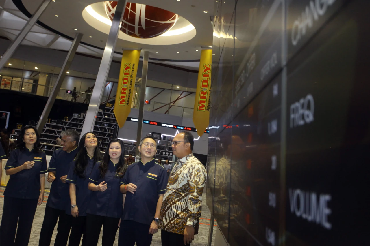 MR DIY Resmi Melantai...