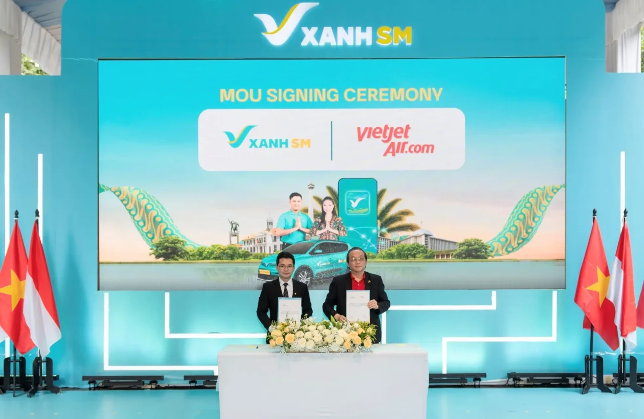 Vietjet dan Xanh SM...
