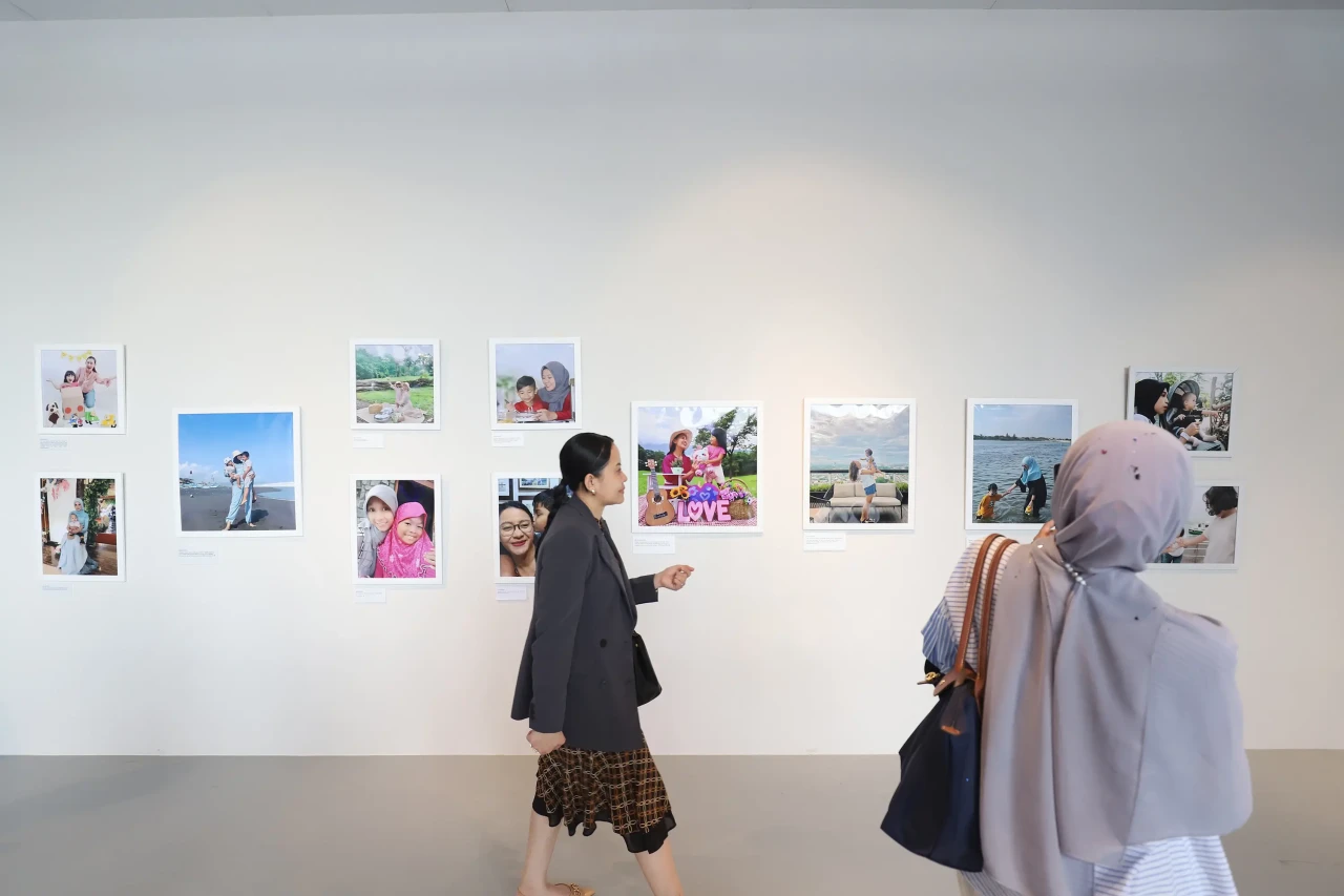 Pameran Foto Memperingati...