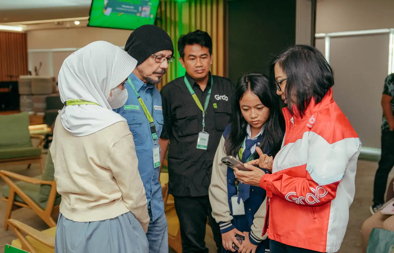 Tutup Tahun 2024, Grab...