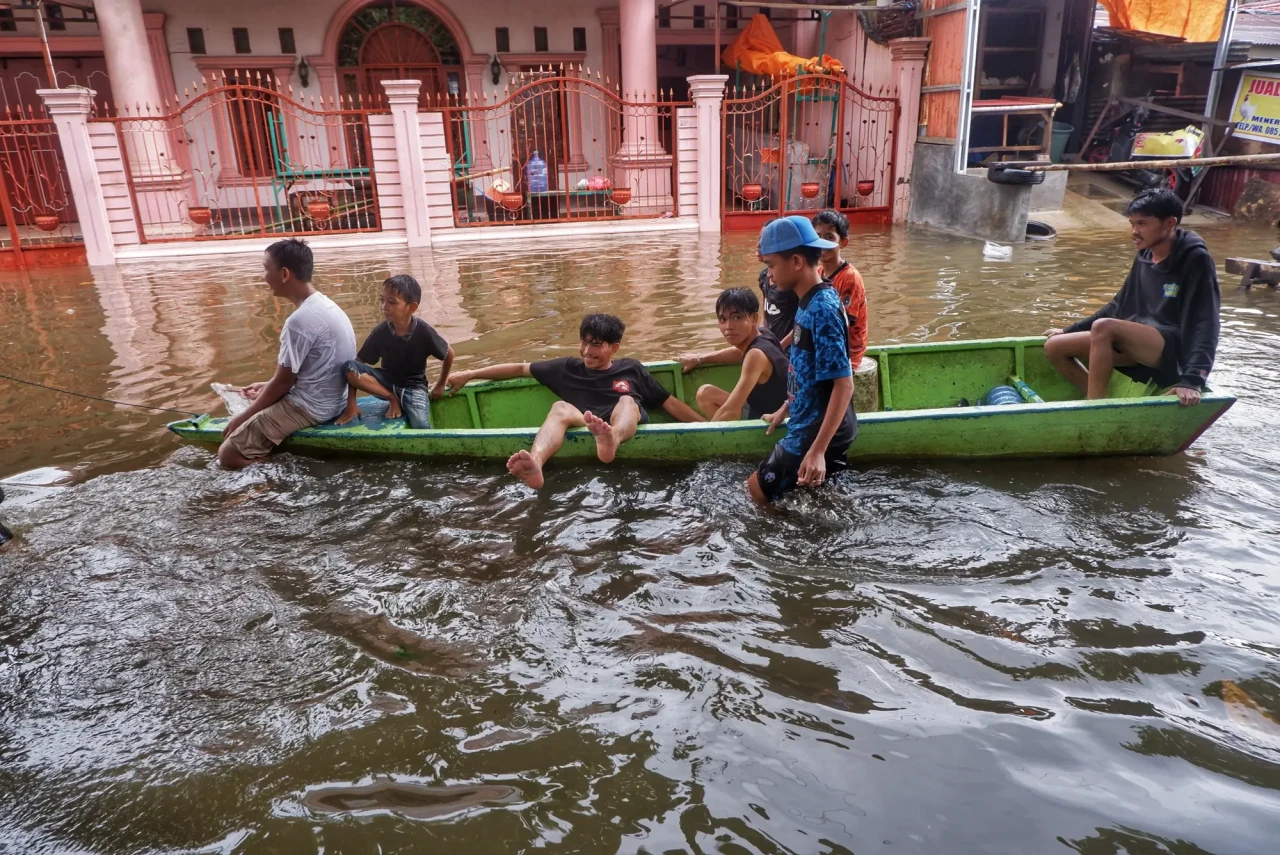 Banjir Rendam Tiga Kecamatan...