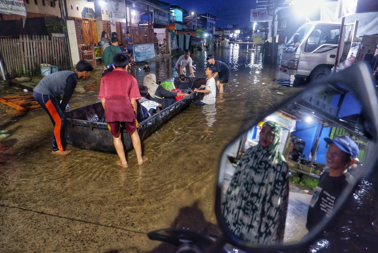 Banjir Rendam Tiga Kecamatan...