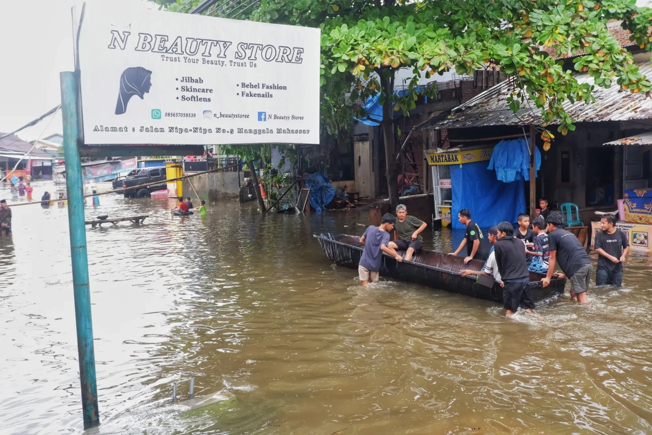 Banjir Rendam Tiga Kecamatan...