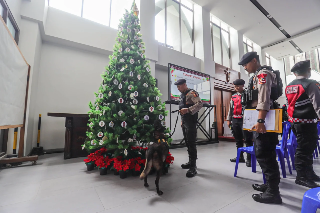 Anjing Pelacak Bantu...