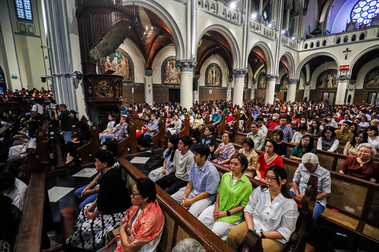 Suasana Misa Malam Natal...