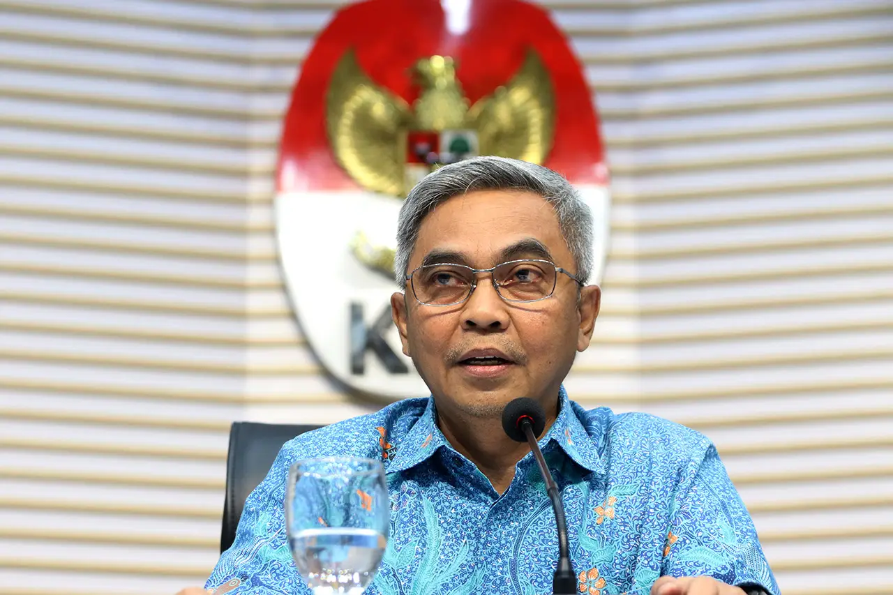 KPK: Hasto Perintahkan...