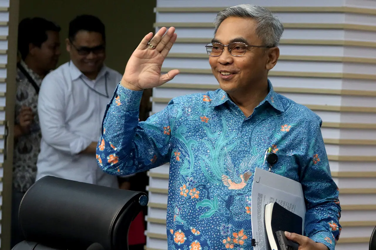 KPK: Hasto Perintahkan...