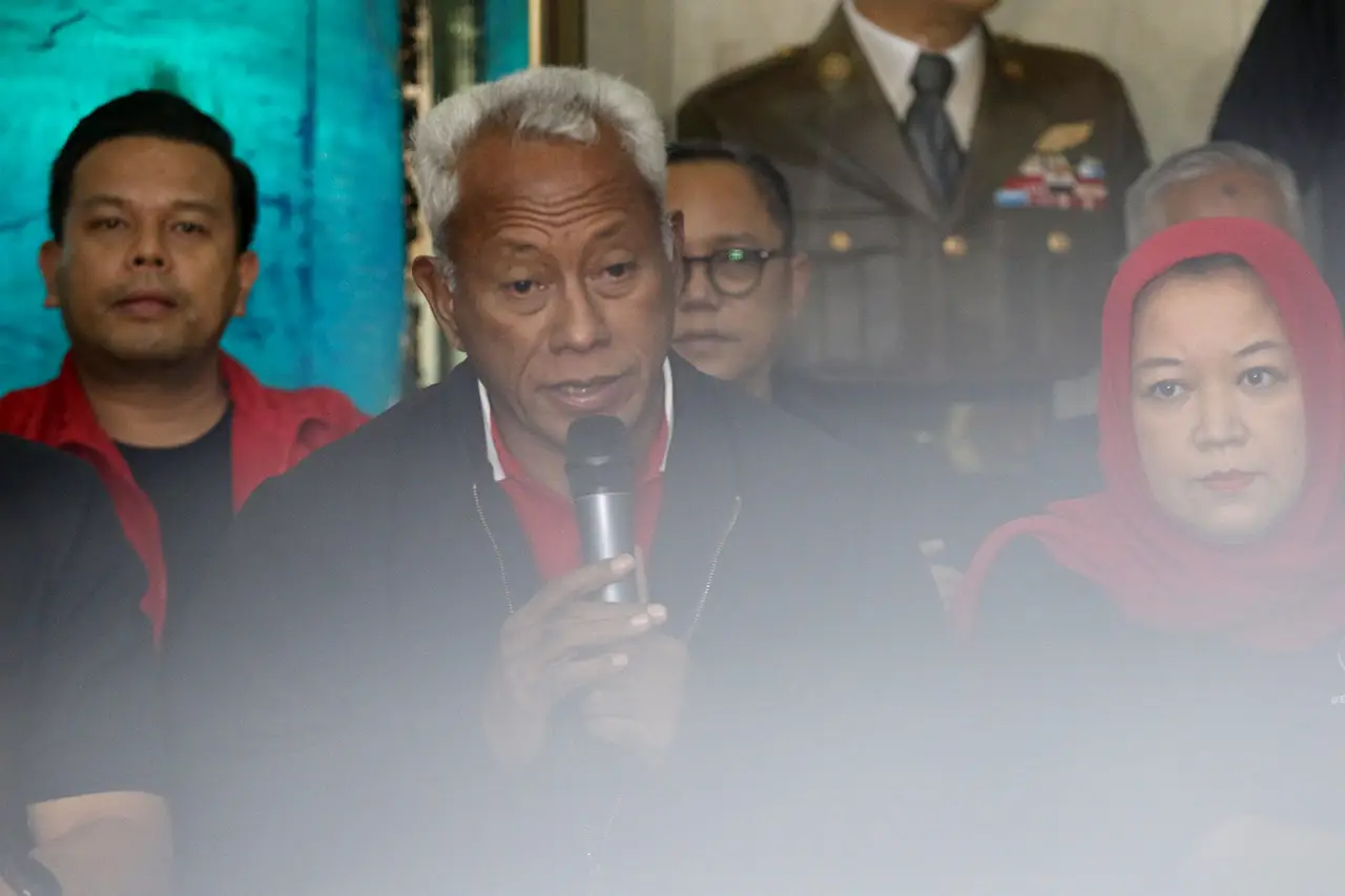 PDIP Tanggapi Penetapan...