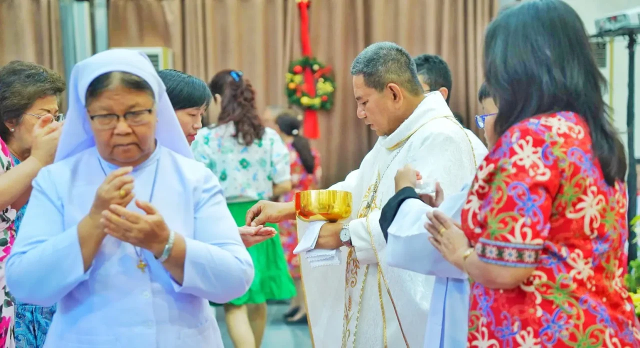 Misa Natal 2024 di Gereja...