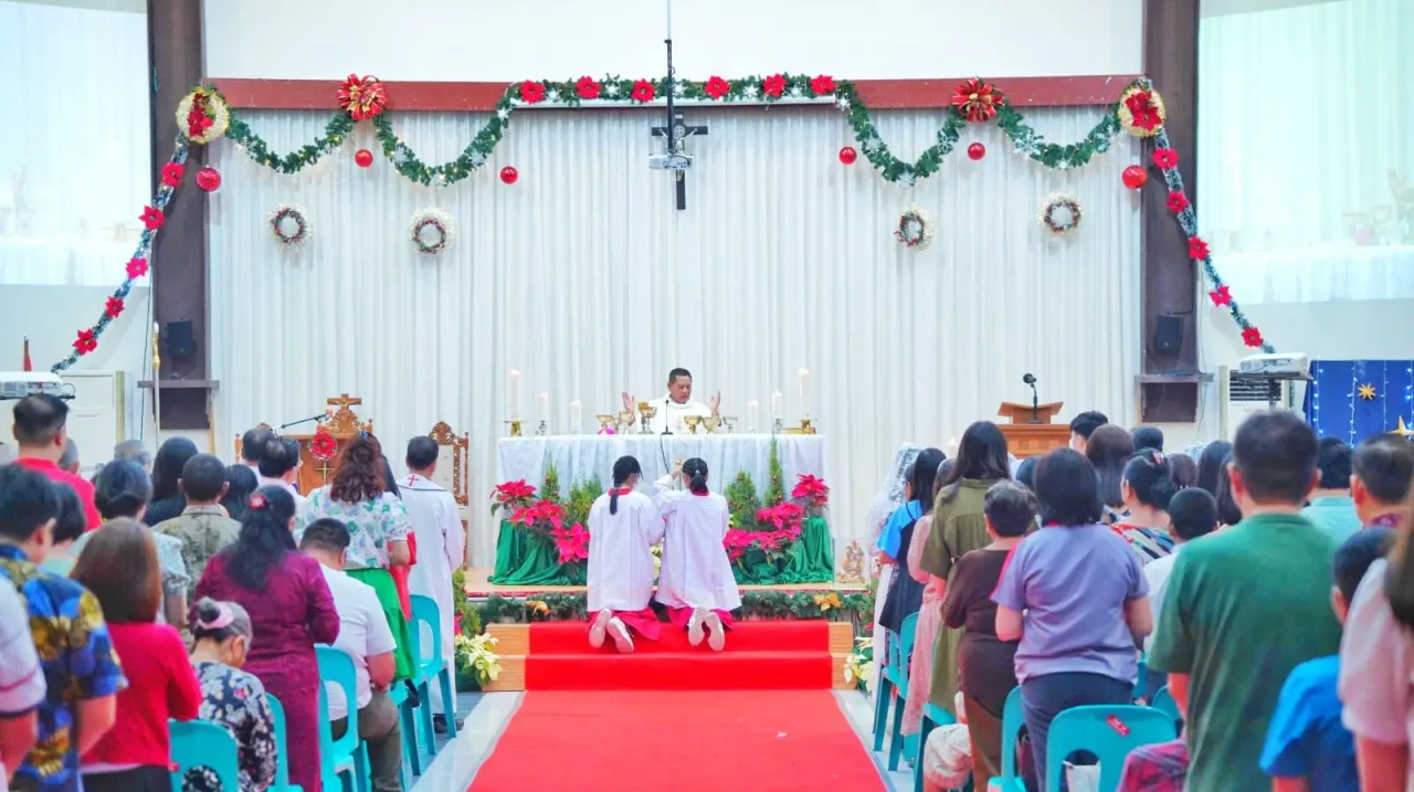 Misa Natal 2024 di Gereja...
