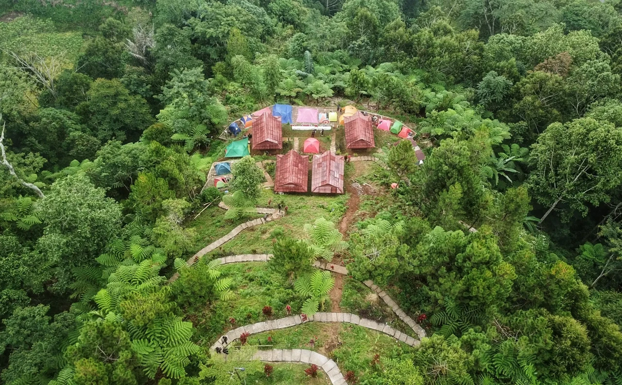 Lolai Dipadati Wisatawan,...