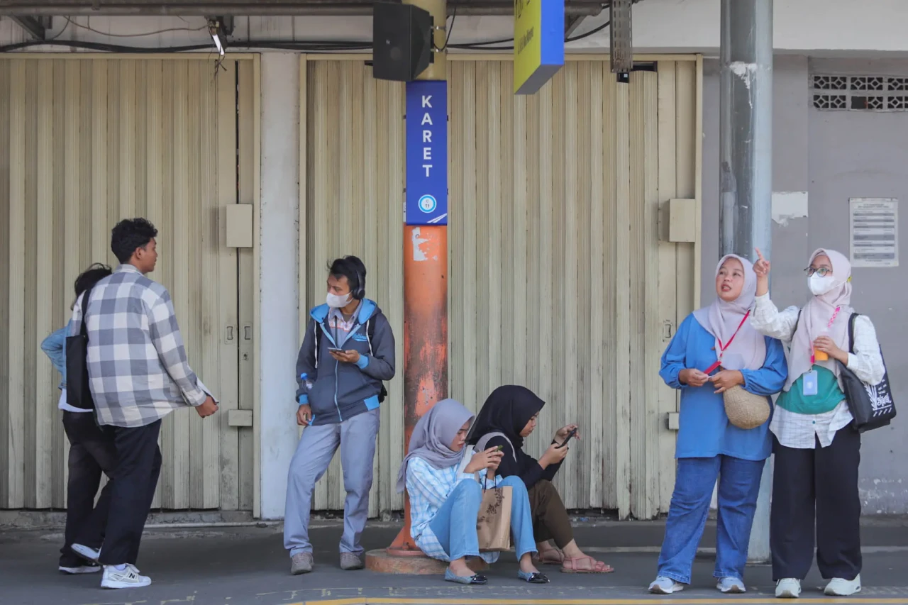 Stasiun Karet Akan Tutup...