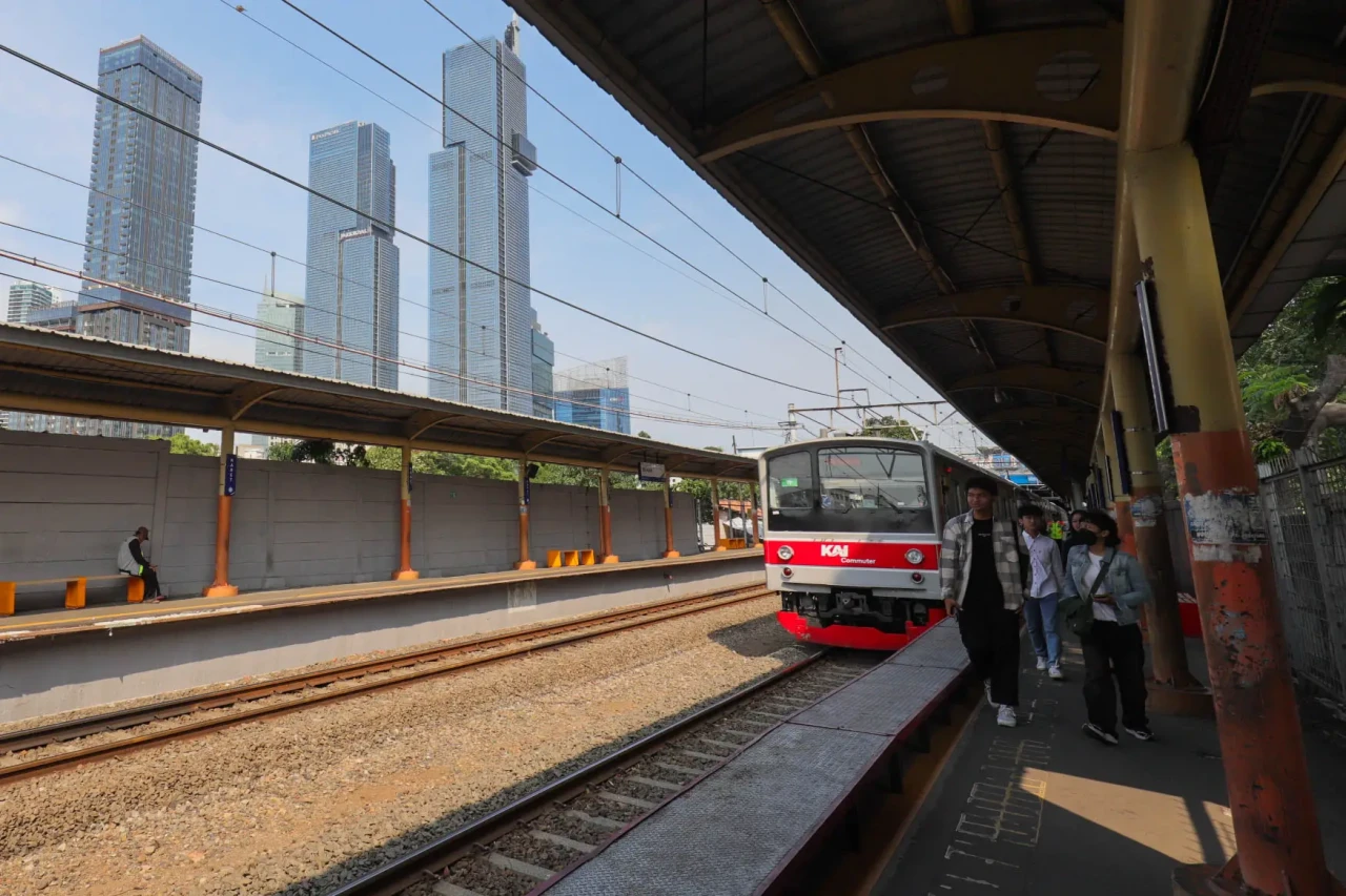 Stasiun Karet Akan Tutup...