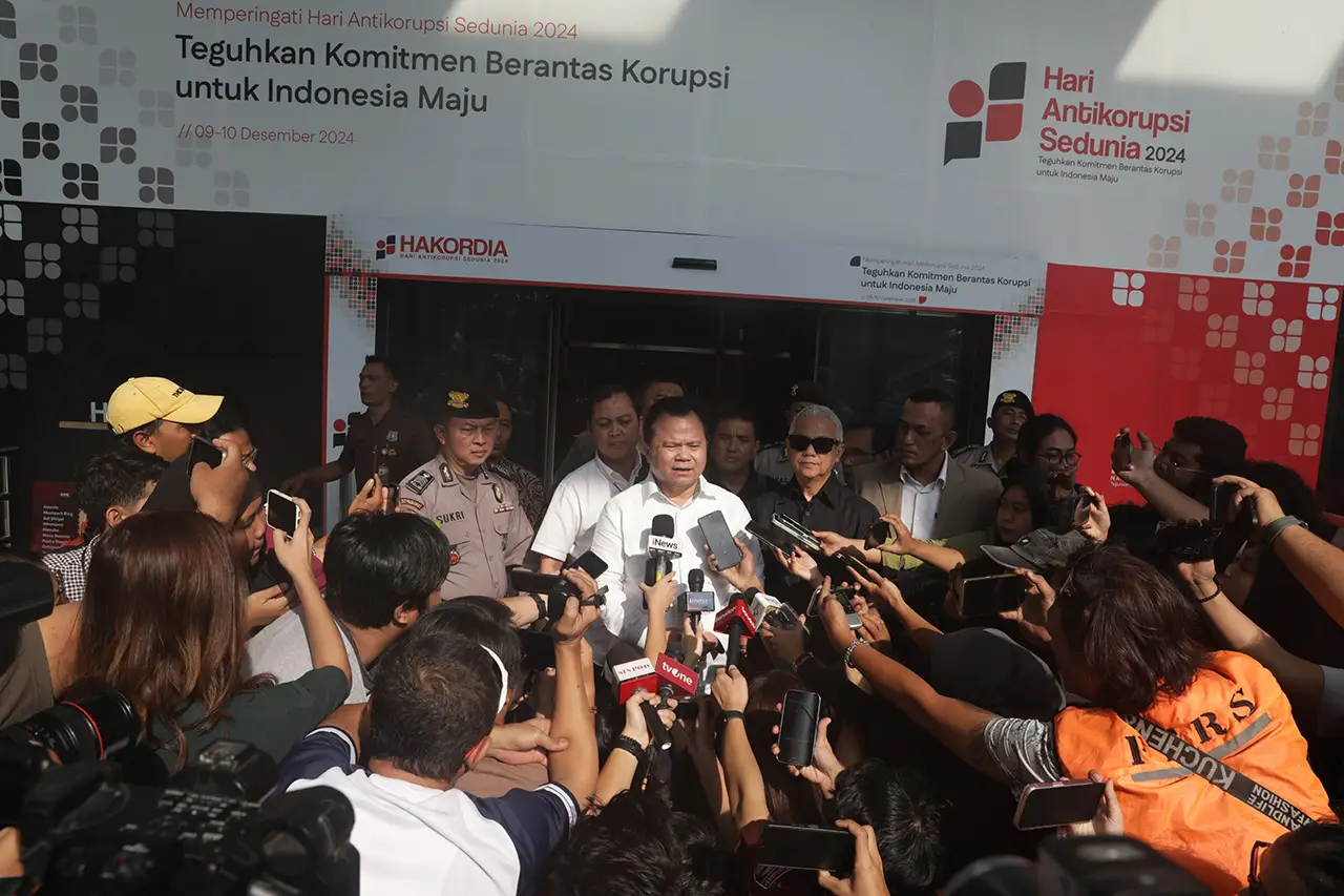 KPK Periksa Eks Dirjen...