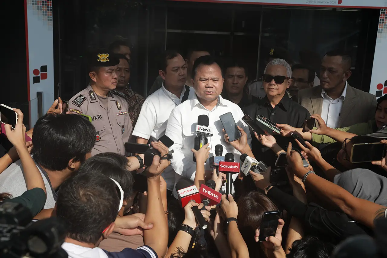 KPK Periksa Eks Dirjen...